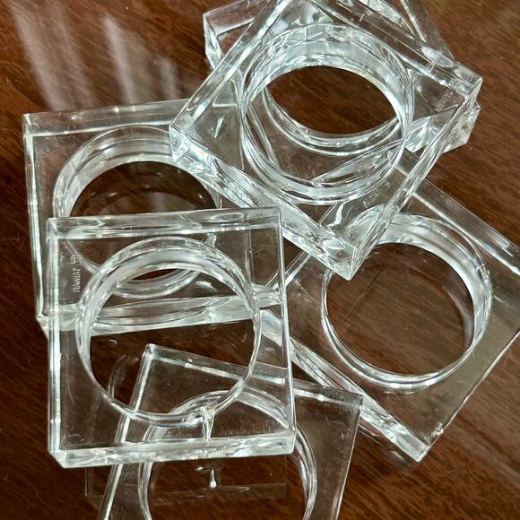 Vintage Lucite Square Napkin Rings – Set of 6 – 2” x 2” Modern Clear Holders - Picture 3 of 11
